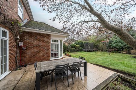 1383690-7-6928680...