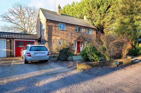 1395932-7-695b8a1...