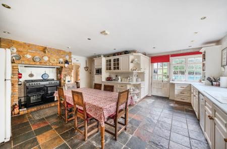 1385762-44-692da7...