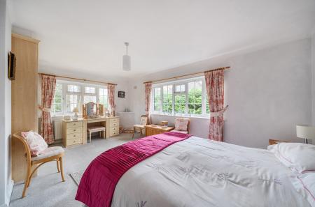 1385762-32-692da7...