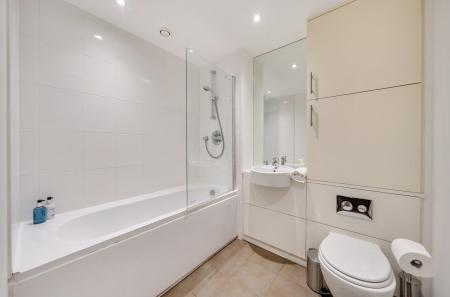 1395052-8-694a8fb...