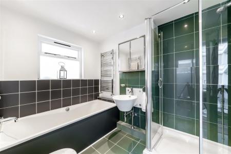 Re-fitted Modern Bathroom/Shower Room