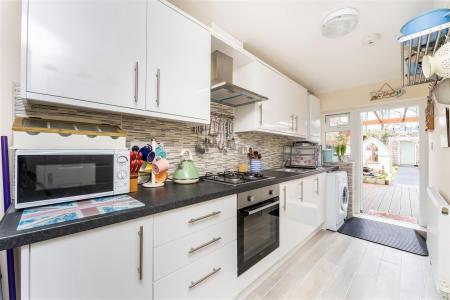 Modern Fitted Kitchen