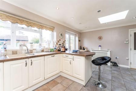 Extended Kitchen/Breakfast Room