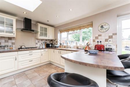 Extended Kitchen/Breakfast Room