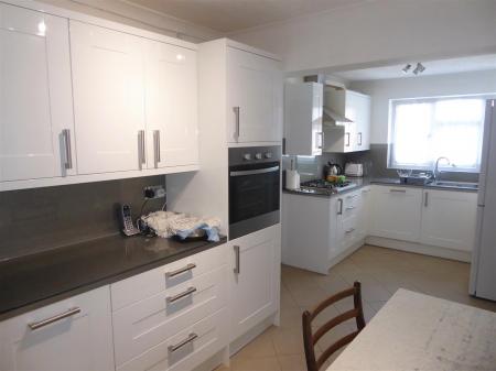 Extended Re-Fitted Modern Kitchen/Breakfast Room