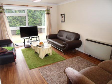 77 Spencer Road lounge.JPG