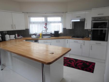 Re-Fitted Modern Kitchen