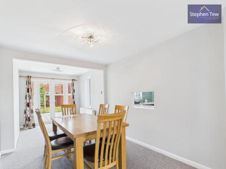 Lounge/ Dining Room