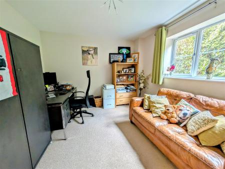 STUDY/BEDROOM 5