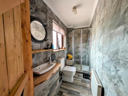 EN SUITE