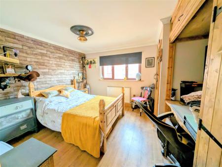 BEDROOM 2
