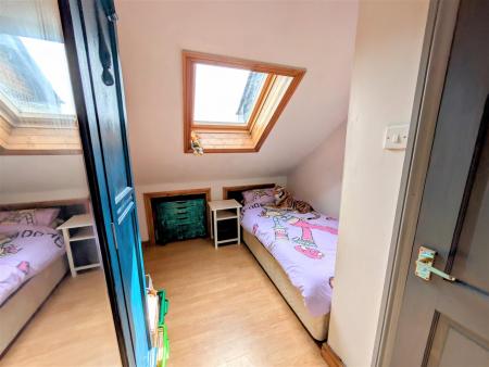 BEDROOM 5