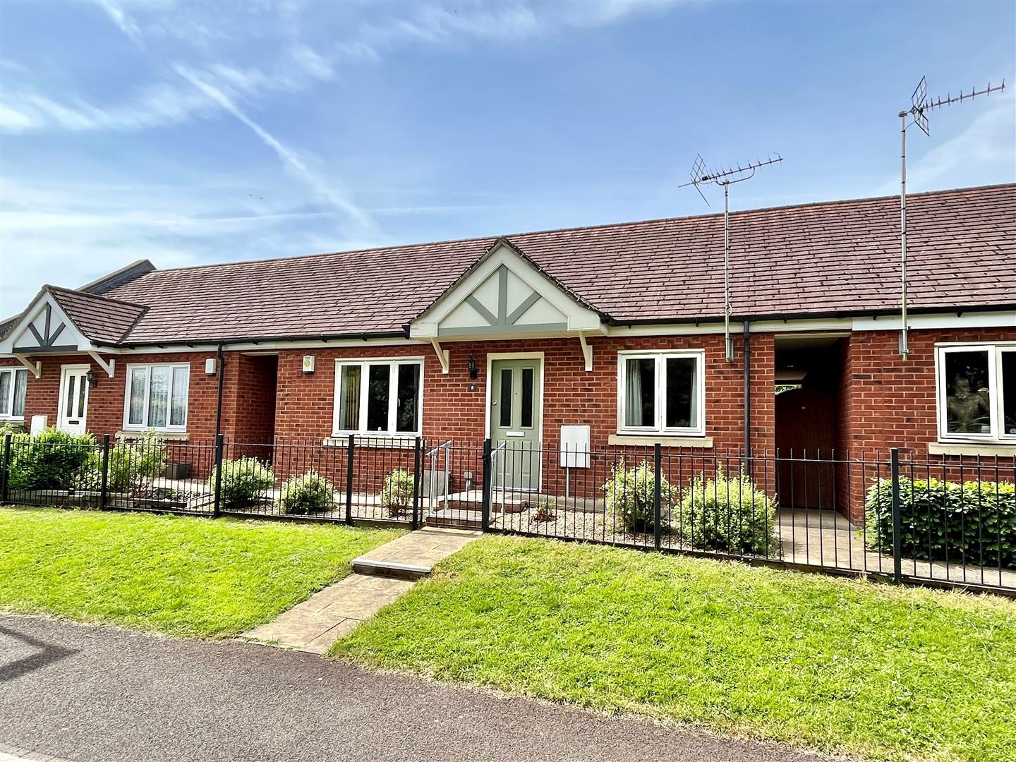 2 bedroom Bungalow for sale in Gloucester