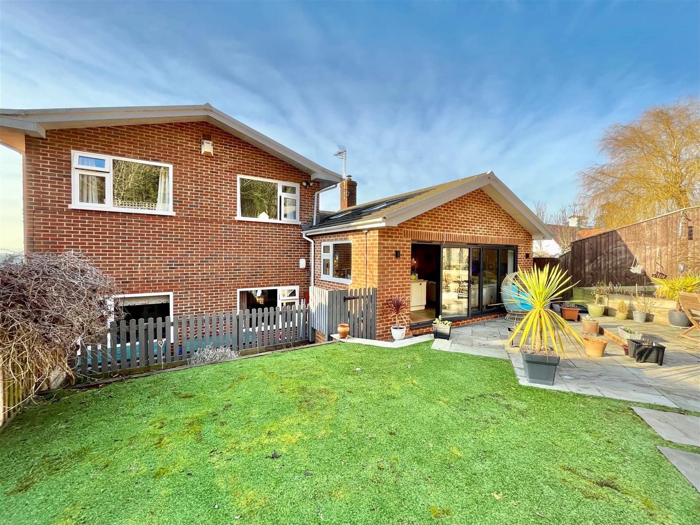 5 bedroom Detached House for sale in Gloucester