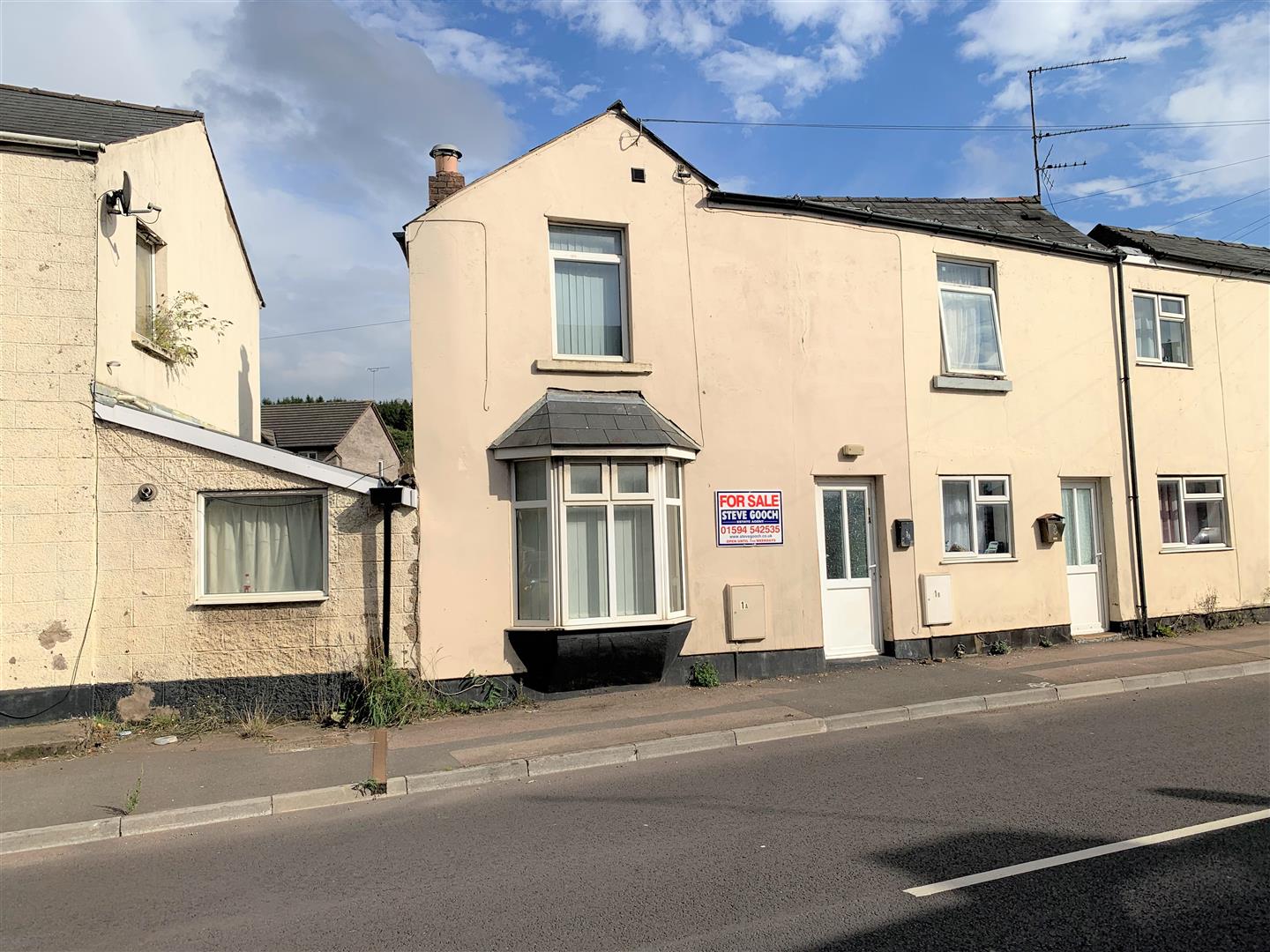 2 bedroom Terraced House for sale in Cinderford