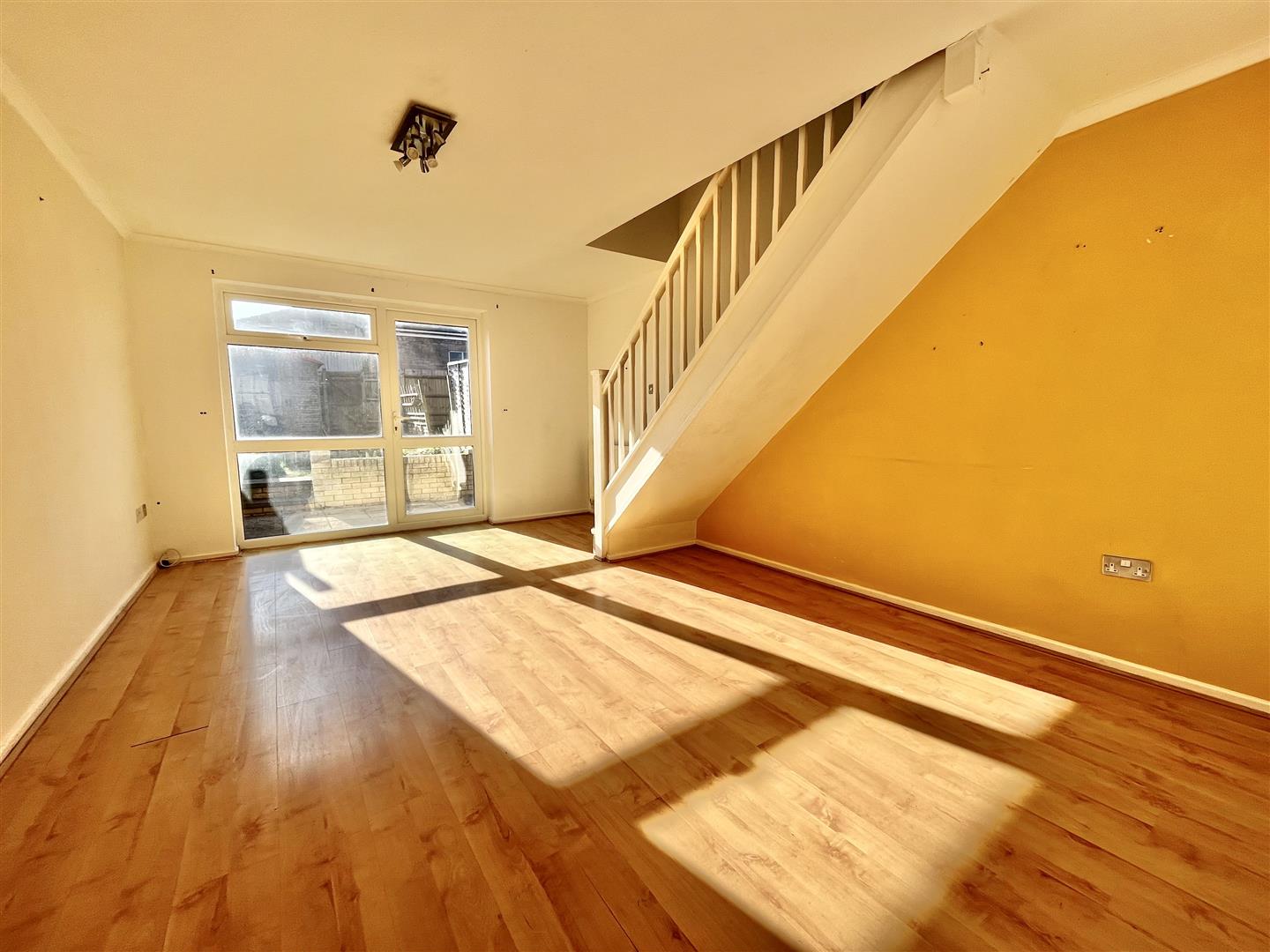 2 bedroom Terraced House for sale in Newnham