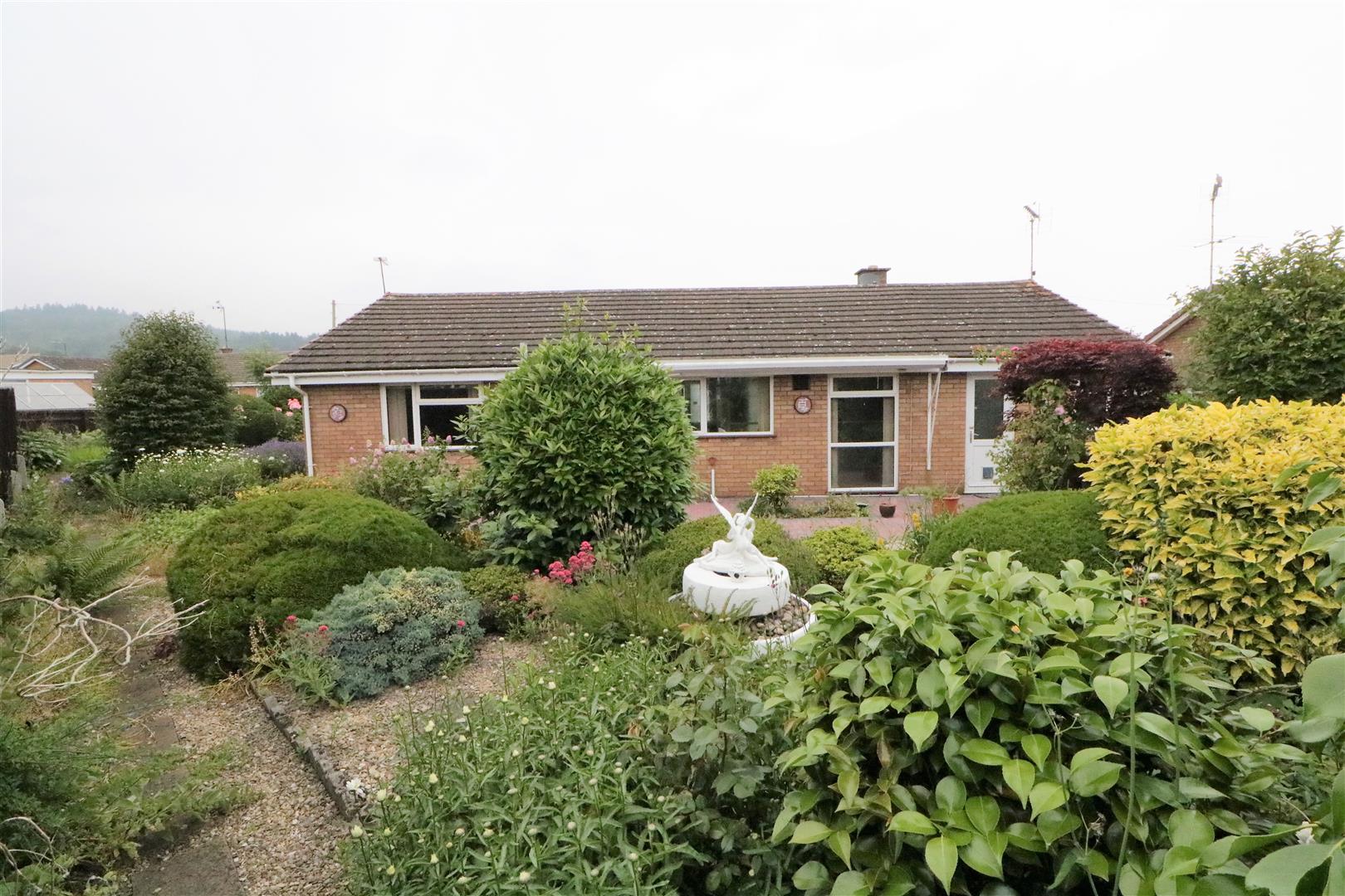 2 bedroom Detached Bungalow for sale in Huntley