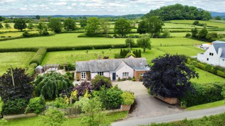 4 bedroom Detached Bungalow for sale in Eldersfield