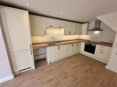 Open Plan Kitchen Diner (1/5)