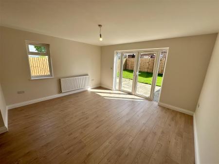 Open Plan Kitchen Diner (4/5)