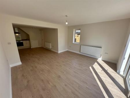 Open Plan Kitchen Diner (5/5)