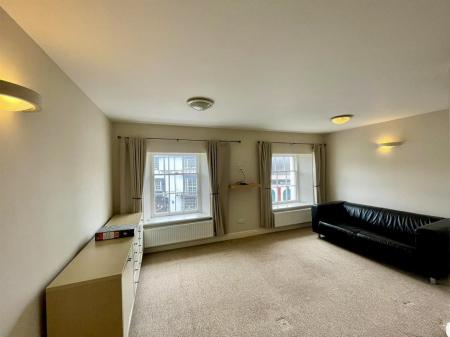 Lounge 1 of 2