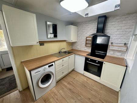Kitchen (1/2)