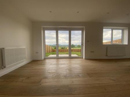 Living/Dining Room (3/3)