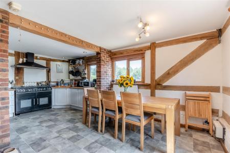 8652764-interior10.jpg