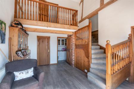 8652764-interior02.jpg