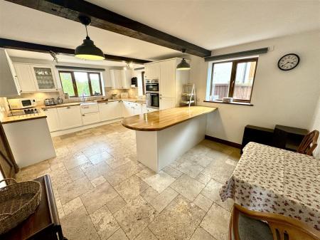 Kitchen/Diner (1/3)