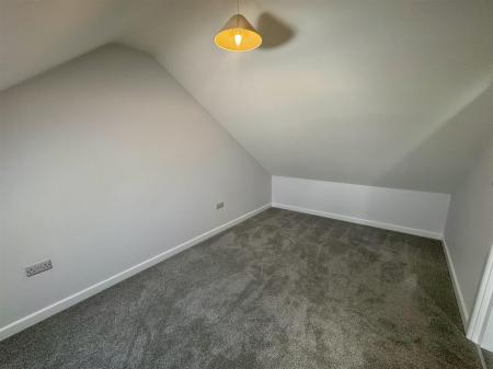 Bedroom 1 (2/2)