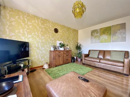 Lounge (2/2)