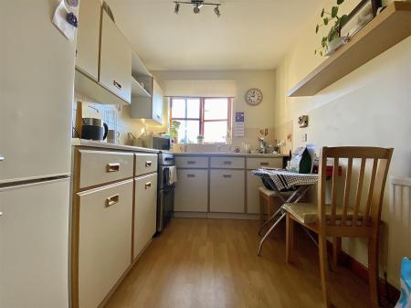 Kitchen (1/2)