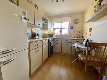 Kitchen (2/2)
