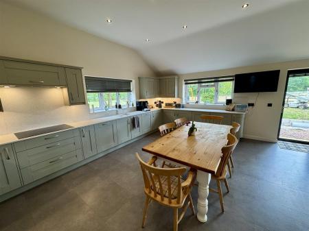 Kitchen/Diner/Lounge