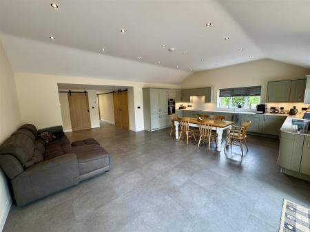 Kitchen/Diner/Lounge