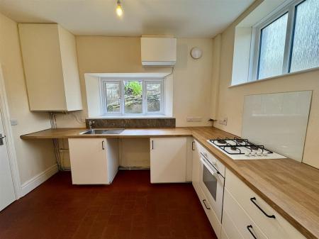 Kitchen (2/3)