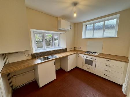 Kitchen (1/3)