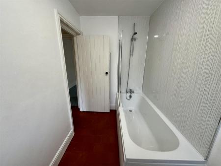 Bathroom (1/2)