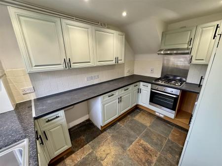 Kitchen (1/3)