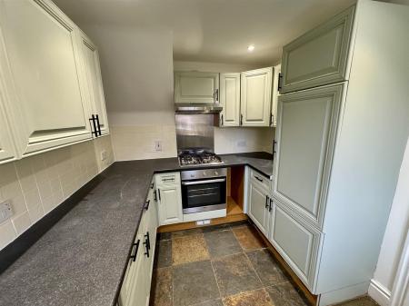 Kitchen (3/3)