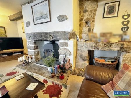 image00003_blurred (8)