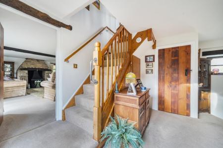 1384788-16-692ee64c4e5f8