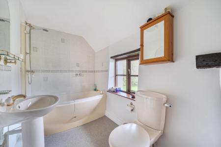 1384788-6-692ee3ee5ea1d