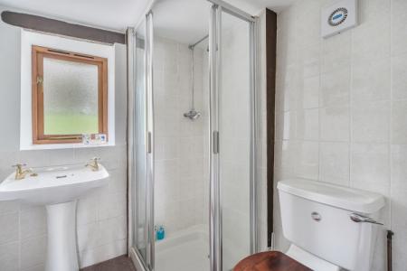 1384788-3-692ee33a2a039