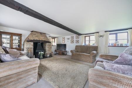 1384788-18-692ee7c9852a4