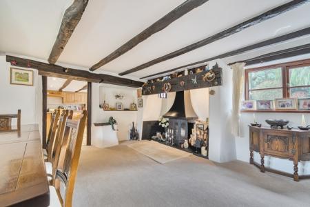 1384788-20-692eea843f8ce