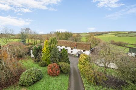 1384788-27-692eee69e37cb